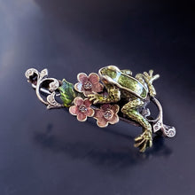 Load image into Gallery viewer, Enamel Silver Frog Barrette B520