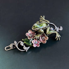Load image into Gallery viewer, Enamel Silver Frog Barrette B520