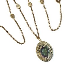 Load image into Gallery viewer, Vintage Emerald Green Intaglio Locket N1129