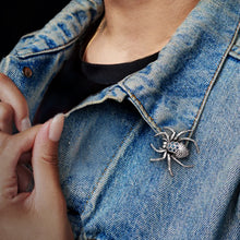Load image into Gallery viewer, Spider Pin P651 - Sweet Romance Wholesale