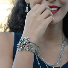Load image into Gallery viewer, Art Nouveau Winding Leaves Bracelet - Sweet Romance Wholesale