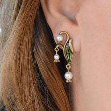Load image into Gallery viewer, Lily of the Valley Art Nouveau Pearl Flower Wedding Earrings E586 - Sweet Romance Wholesale