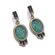 Load image into Gallery viewer, Vintage Art Deco Jadeite Glass Necklace N739 - Sweet Romance Wholesale