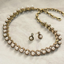 Load image into Gallery viewer, Iconic 1950s Collar Necklace - Sweet Romance Wholesale