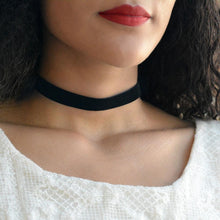 Load image into Gallery viewer, Black Velvet Choker Necklace N1482 - Sweet Romance Wholesale