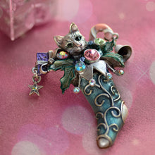 Load image into Gallery viewer, Christmas Kitty Stocking Pin P306 - Sweet Romance Wholesale