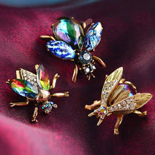 Load image into Gallery viewer, Vintage Exotic Bee Pins P5280 - Sweet Romance Wholesale