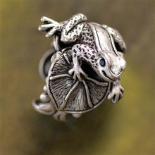 Load image into Gallery viewer, Little Frog Sculpture Ring - Sweet Romance Wholesale