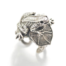 Load image into Gallery viewer, Little Frog Sculpture Ring - Sweet Romance Wholesale
