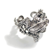 Load image into Gallery viewer, Little Frog Sculpture Ring - Sweet Romance Wholesale