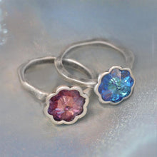 Load image into Gallery viewer, Vintage Crystal Flower Ring - Sweet Romance Wholesale